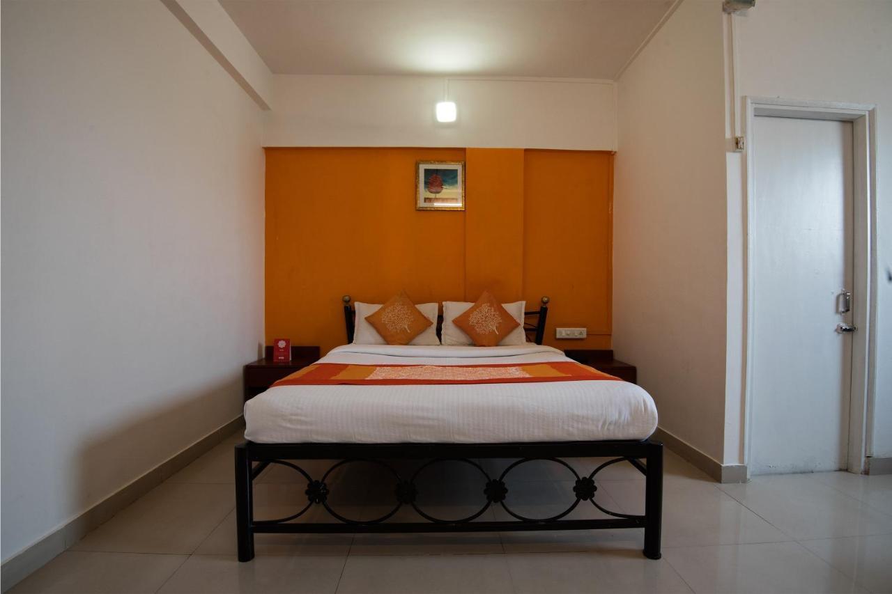Oyo 1065 Hotel Hmr Royal Inn プネ エクステリア 写真