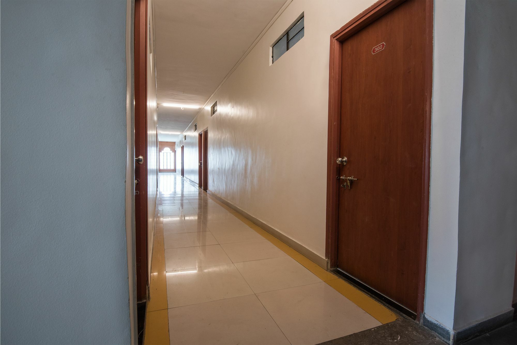 Oyo 1065 Hotel Hmr Royal Inn プネ エクステリア 写真